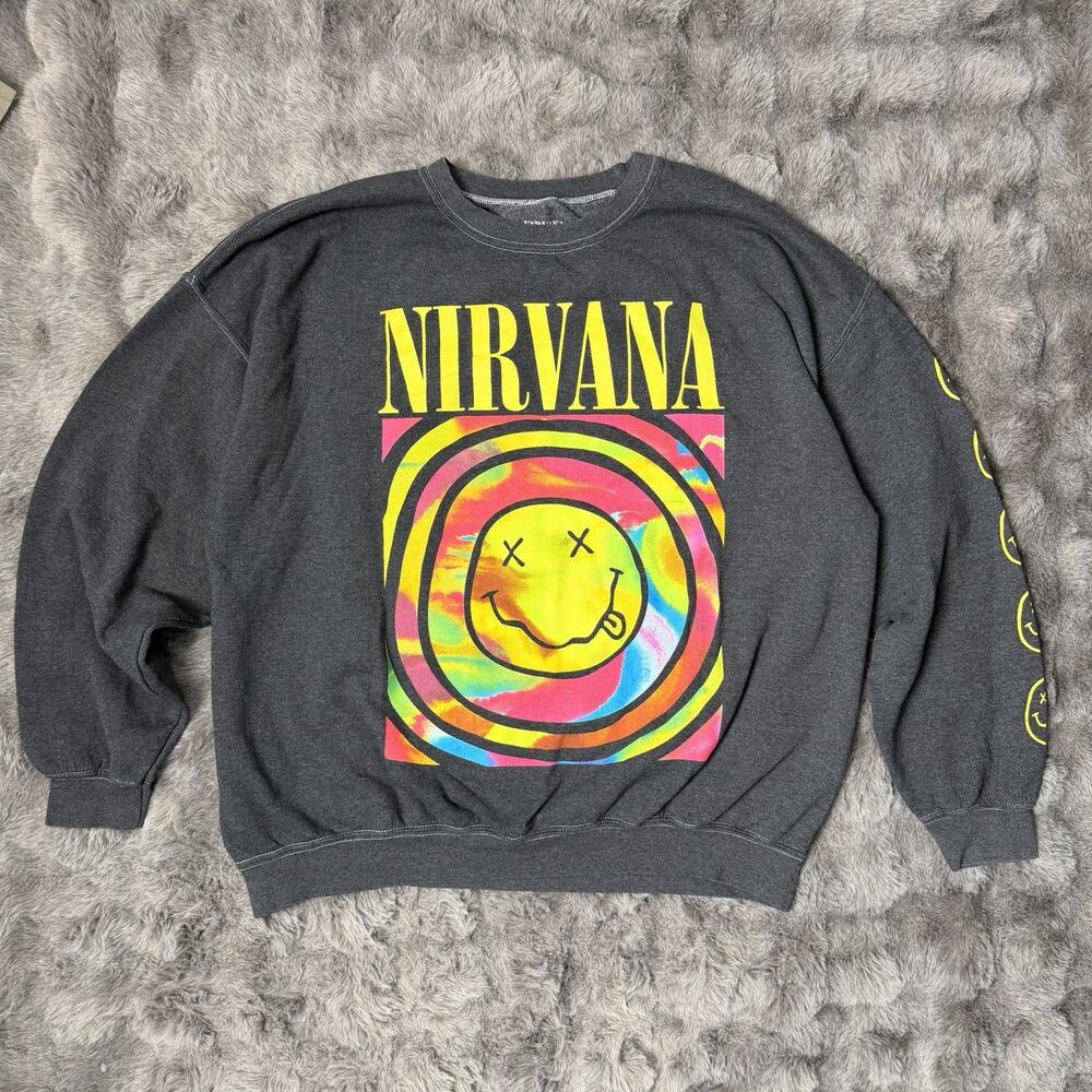 Nirvana Men's Gray Smiley Face Graphic Crewneck Pullover Sweatshirt Size S/M